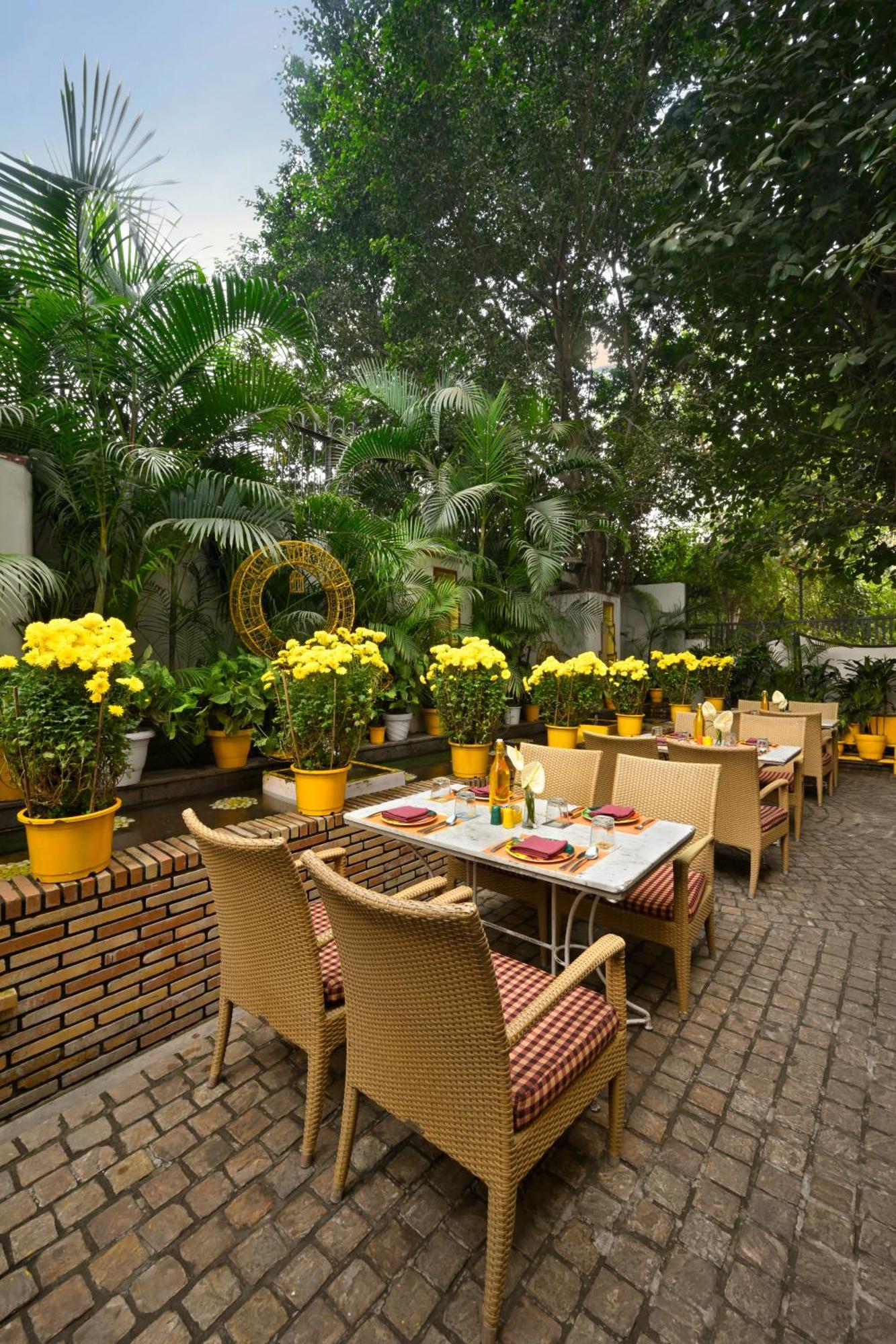 Ambassador, New Delhi - Ihcl Seleqtions Hotel Exterior photo